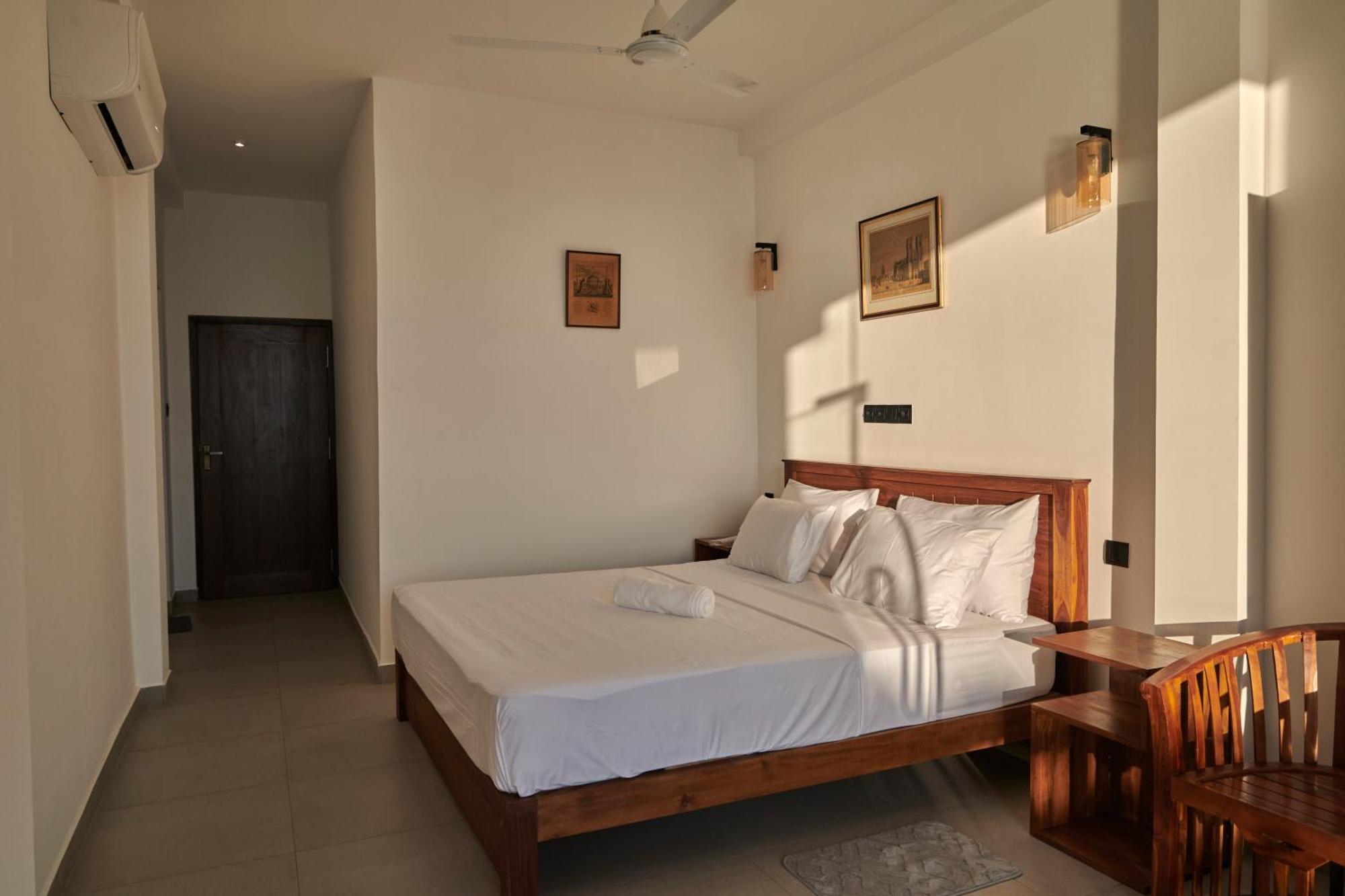 Kings Bay Beach Resort Гале Екстериор снимка
