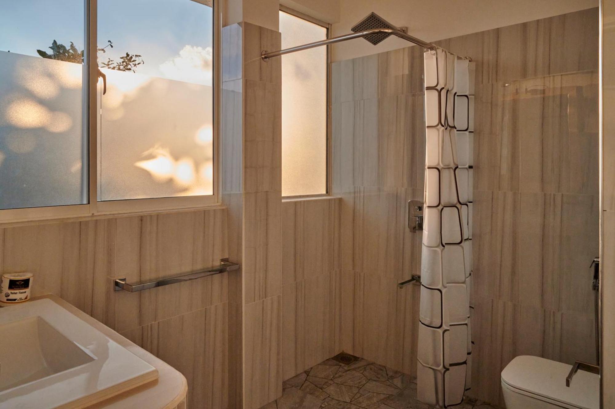 Kings Bay Beach Resort Гале Екстериор снимка