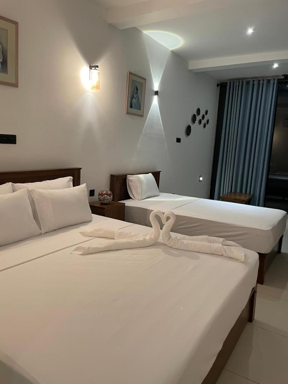 Kings Bay Beach Resort Гале Екстериор снимка