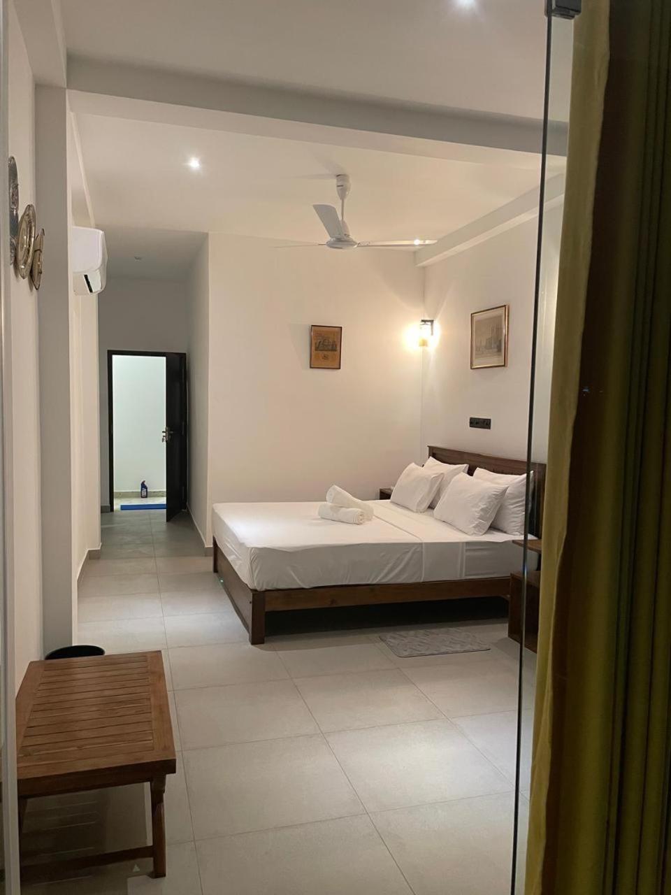 Kings Bay Beach Resort Гале Екстериор снимка