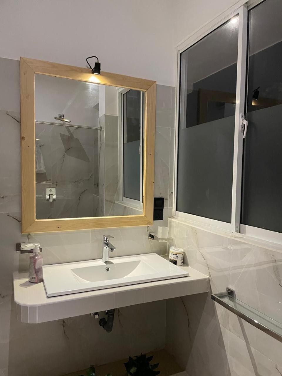 Kings Bay Beach Resort Гале Екстериор снимка