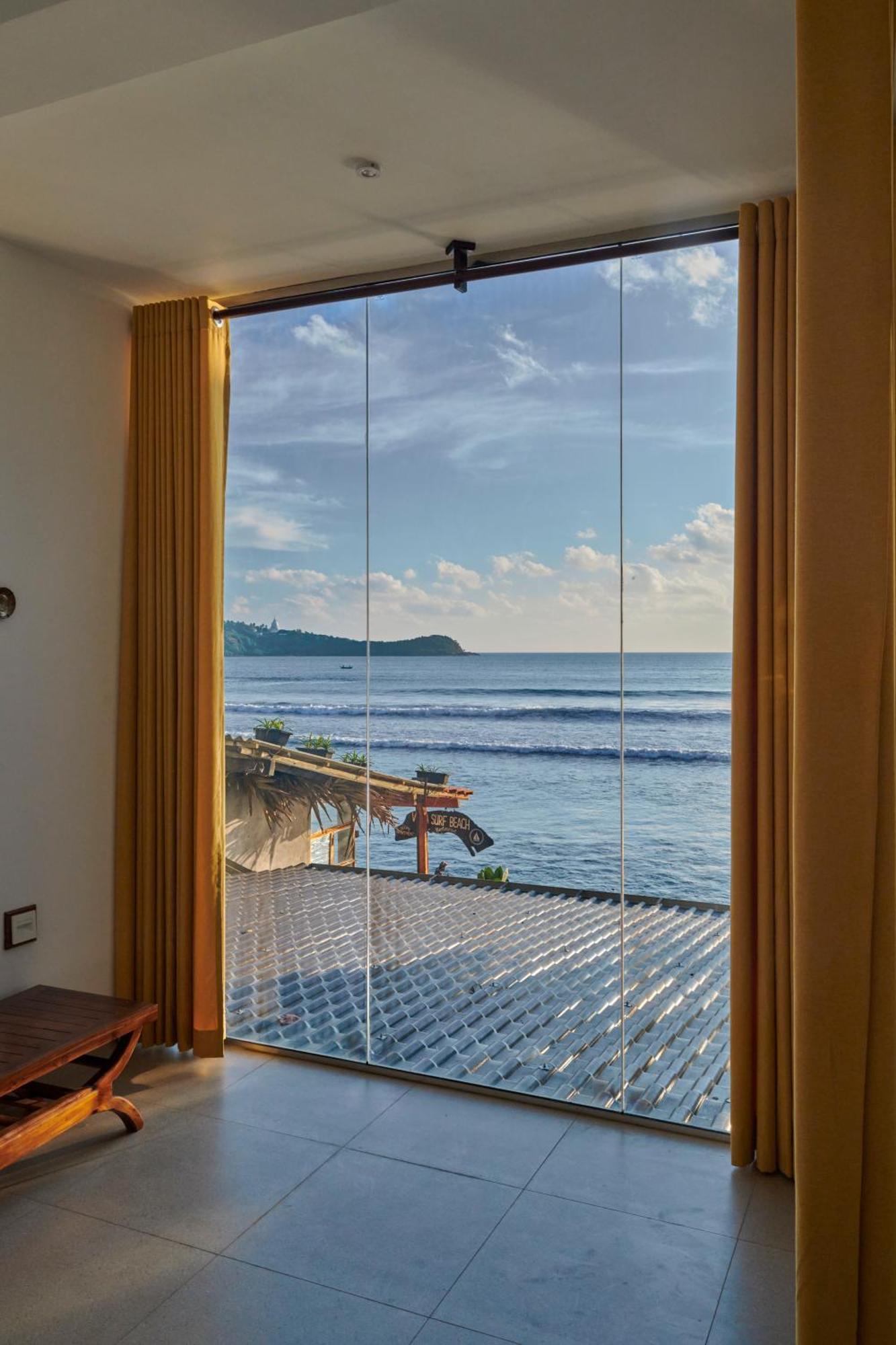 Kings Bay Beach Resort Гале Екстериор снимка
