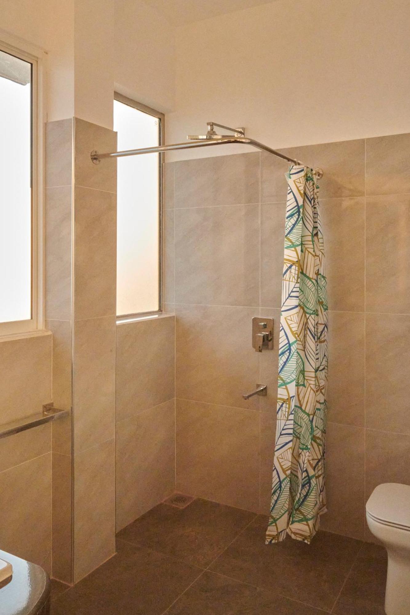 Kings Bay Beach Resort Гале Екстериор снимка