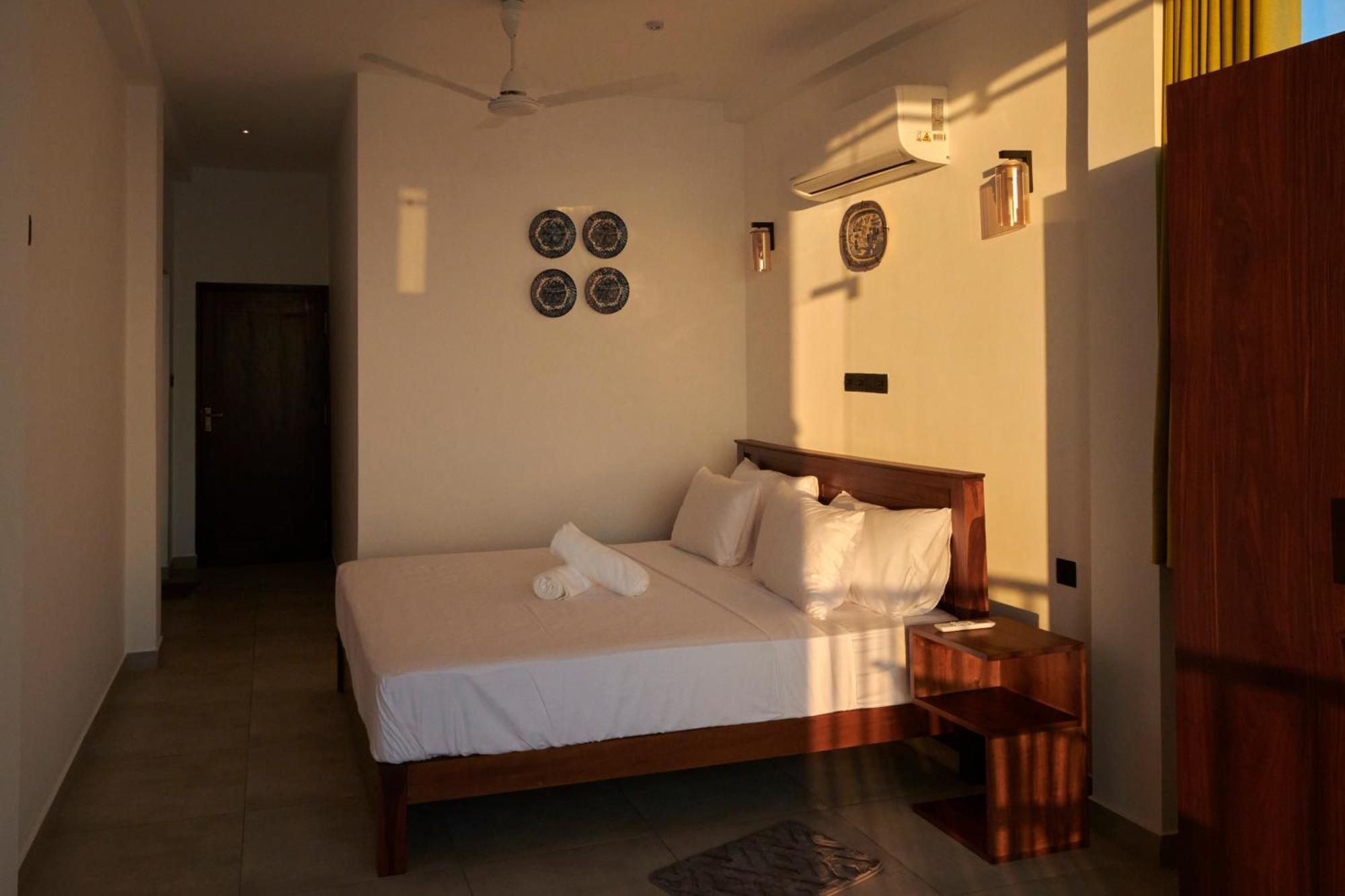 Kings Bay Beach Resort Гале Екстериор снимка